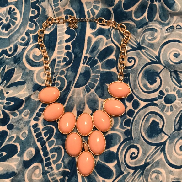 💕SOLD💕Chunky Baby Pink Necklace - Picture 2 of 7